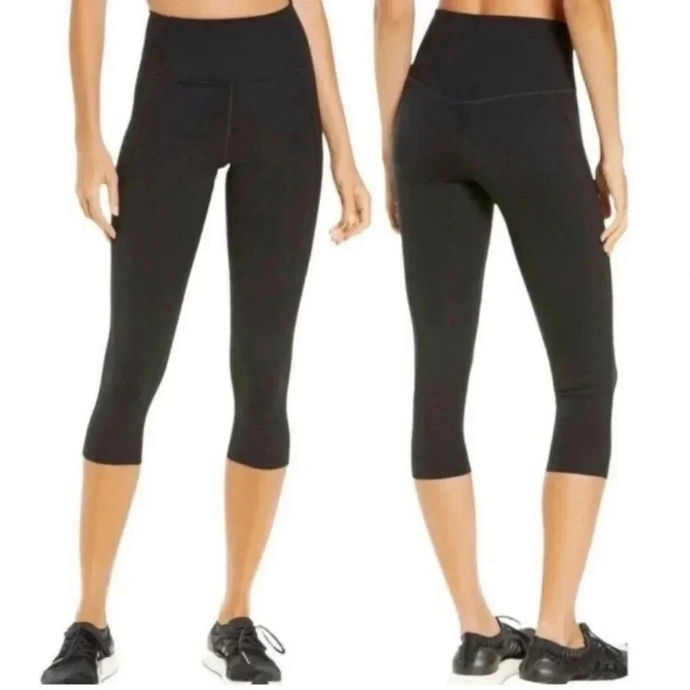 NWT Girlfriend Collective Compressive High Waisted Capri Legging in Black Size S